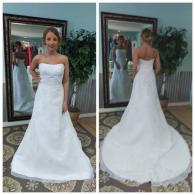 Strapless wedding dress with train